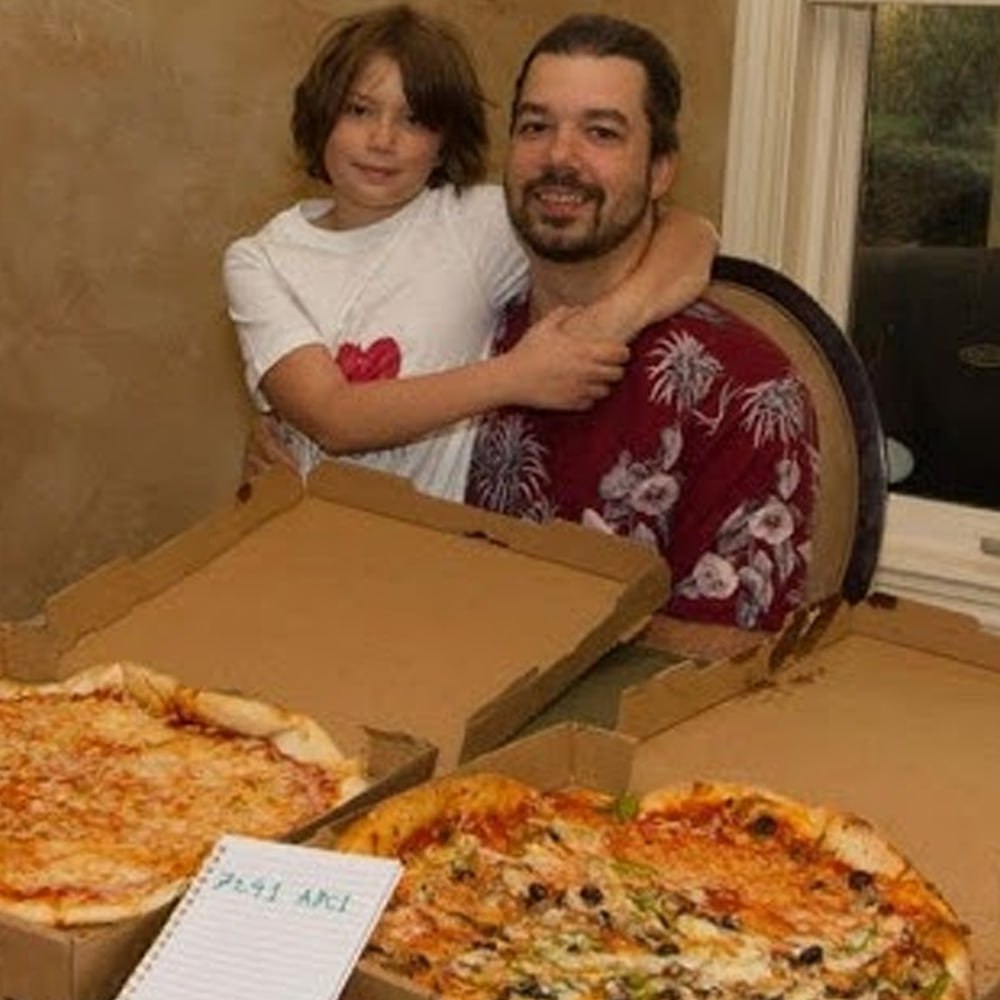 Laszlo: Join the 'Laszlo' MEME Coin Revolution - Celebrating 10,000 BTC for 2 pizza!